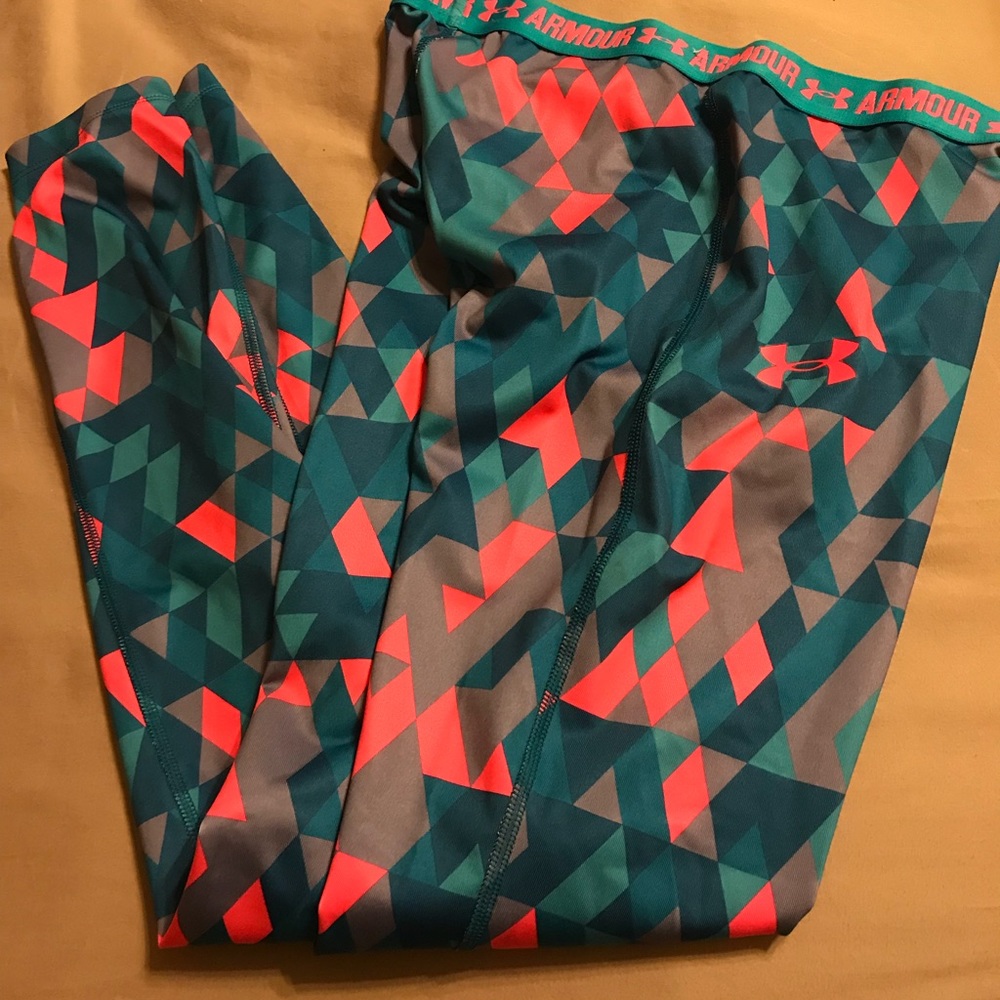 Kids workout pants size large used  paid $40